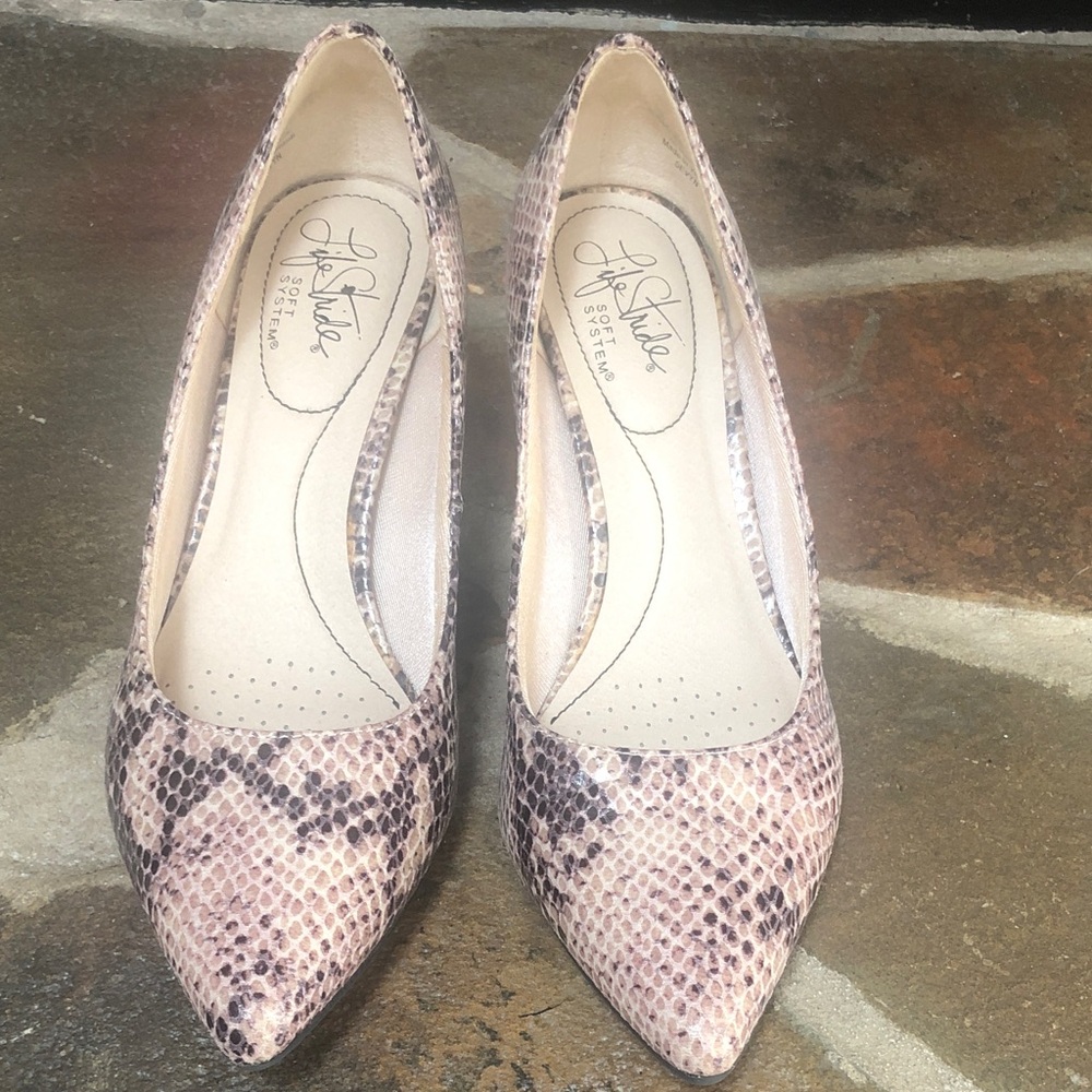 Life Stride Pink Snake Pattern Heels